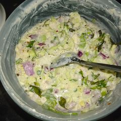 A picture of Cabbage Raita with Tadka.