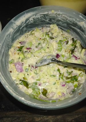 A picture of Cabbage Raita with Tadka.