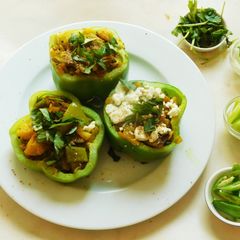 A picture of Capsicum STUFFED with curried Veggies.