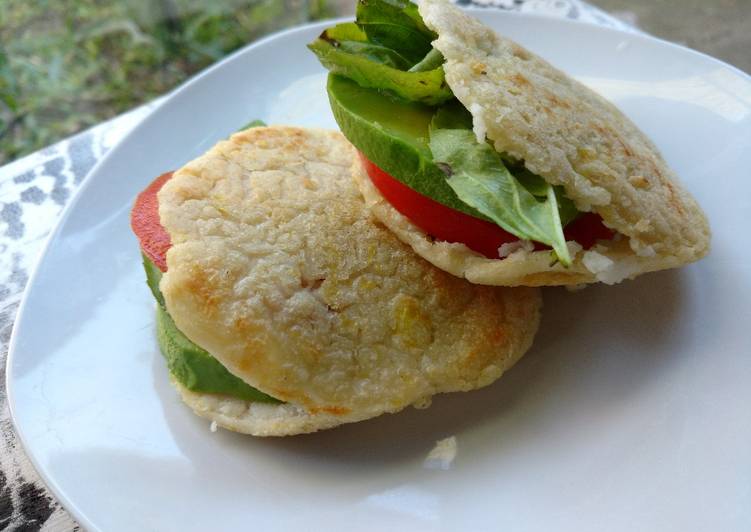 Recipe of Favorite Arepas de tomate palta y albahaca