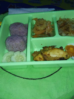 Foto resep Nasi uduk ungu ala bento