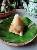 Bacang ketan isi ayam jamur
