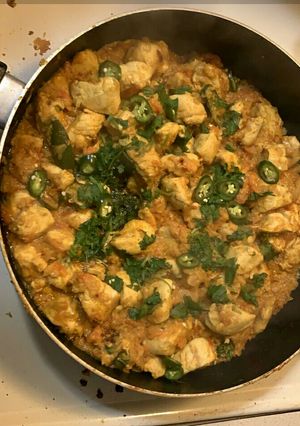 A picture of Chicken boneless karahi.