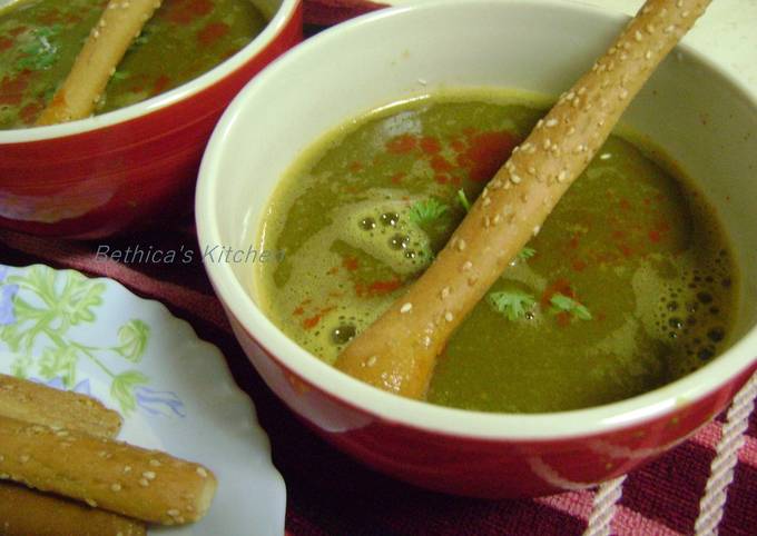 Recipe of Award-winning Palak Dal Shorba (Spinach-lentil Soup)