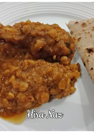 A picture of Chanay ki daal chicken.