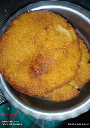मीठी मठरी (meethi mathri recipe in Hindi) रेसिपी मुख्य फोटो