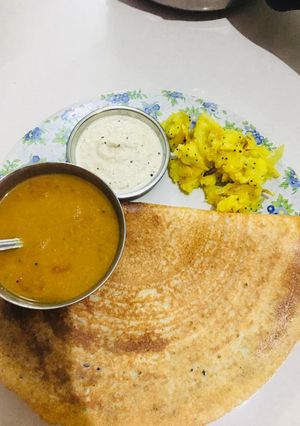 મસાલા ઢોસા (Masala Dosa Recipe In Gujarati) રેસીપી મુખ્ય ફોટો