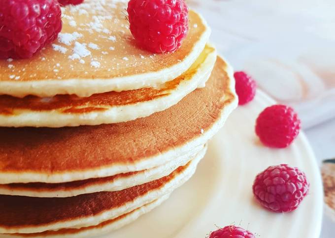 Simple Way to Make Pancakes à la banane