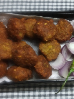 મગદાળ વડા (Moong Dal Vada Recipe In Gujarati) રેસીપી મુખ્ય ફોટો