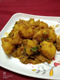 কষা আলুর দম (kosha alur dum recipe in Bengali) রেসিপির প্রধান ছবি
