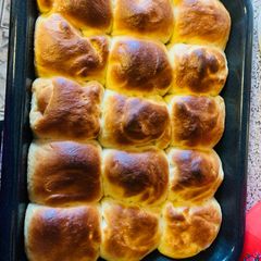 A picture of Sne's Dinner Rolls.