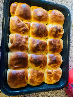A picture of Sne's Dinner Rolls.