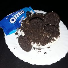 A picture of Oreo cheese cake.
