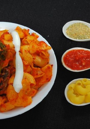 A picture of Macaroni Masala.