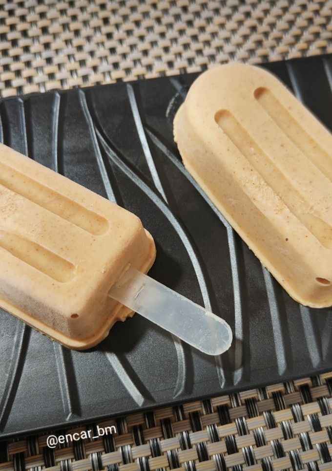 Una foto de Helado proteico de cacahuete