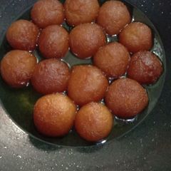 A picture of Yummy Gulab Jaman.