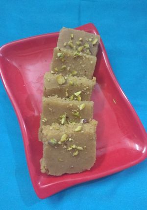 चाशनी की बर्फी (पक्की चाशनी की बर्फी) रेसिपी मुख्य फोटो