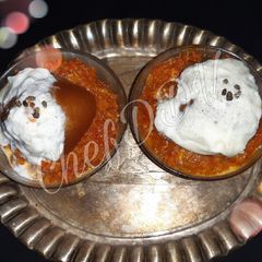 A picture of Rabadi Gajar halwa with Gulabjamun.