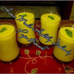 Mango Banana smoothie A picture of Mango Banana smoothie.