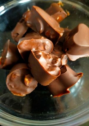 A picture of Roasted Almonds Chocolate.