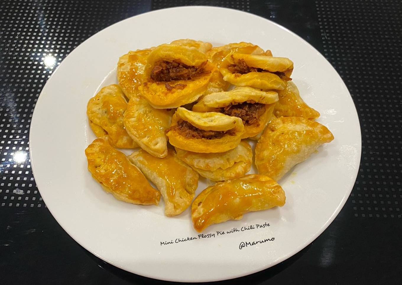 Mini Chicken Flossy Pie with Chili Paste