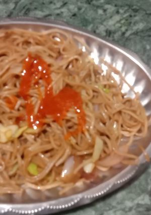 चाऊमिन (Chowmein recipe in hindi) रेसिपी मुख्य फोटो