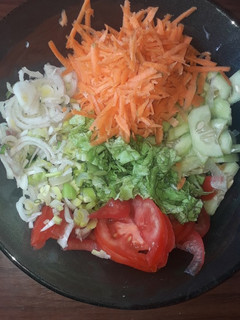 Una foto de Ensalada con cebolla de verdeo