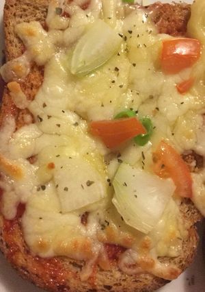 A picture of Bread pizza.