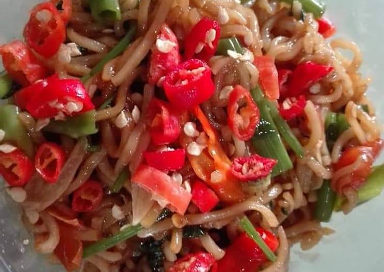 Langkah Mudah untuk Membuat Mie Goreng Pedis (Pedas Sadis) Anti Gagal