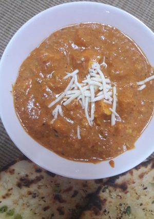 A picture of Paneer butter masala.