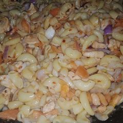Macaroni with chicken A picture of Macaroni with chicken.