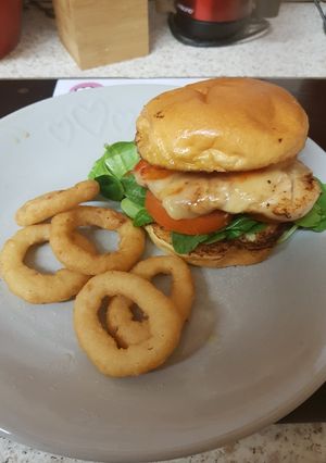 A picture of My Sweet Chilli Chicken Burger. 💖.