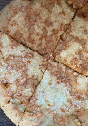 Serpenyős, grízes pizza recept fotója