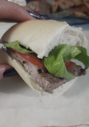 Una foto de Sanguchito rápido de churrasquito de paleta