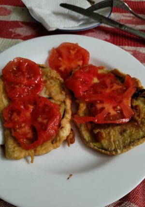 Una foto de Fritos de berenjenas 🍆🍆🍆🍆