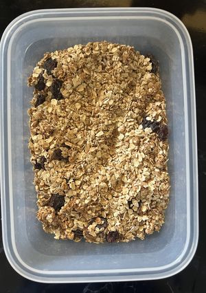 Una foto de Granola con miel y pasas en airfryer