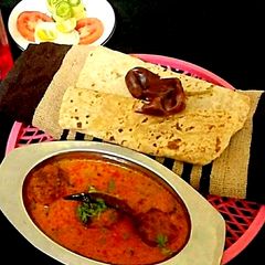 A picture of Veg maratha.