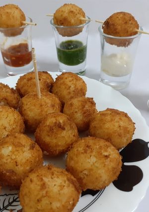 A picture of Cheese balls.