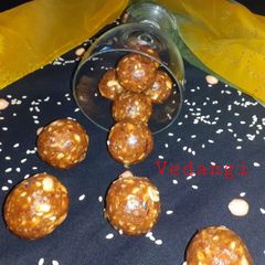 Dates, Peanuts & Sesame Ladoos A picture of Dates, Peanuts & Sesame Ladoos.