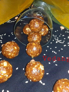 A picture of Dates, Peanuts & Sesame Ladoos.