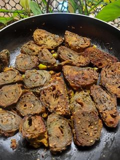 अळूवडी (Alu Vadi Recipe In Marathi) रेसिपी चे मुख्य फोटो