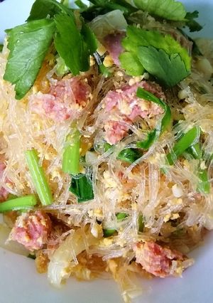 รูปของ วุ้นเส้นผัดไข่ใส่แหนม