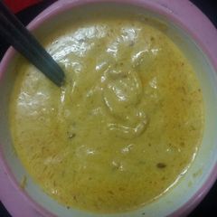 A picture of Besan kadhi.
