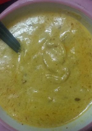 A picture of Besan kadhi.