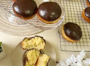 صورة لوصفة دوناتس بصوص الجاناش 🍩 Boston Cream Donuts