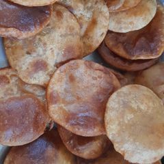 A picture of Sweet potato puri.