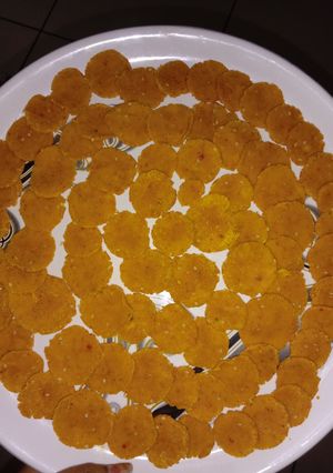 A picture of Teekhi Masala Puri.