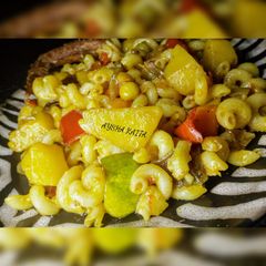 A picture of Stir-fired pasta.