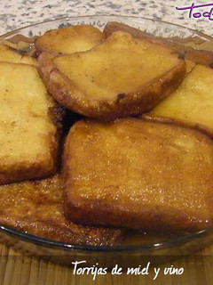 Una foto de Torrijas de miel y vino dulce