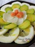 Insalata di cedro, daikon, avocado e salmone